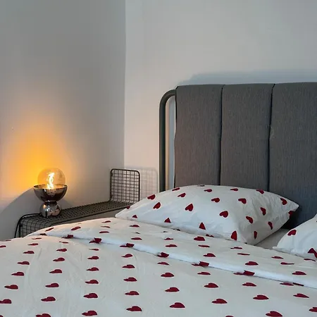 Apartmán Old Town Gem, Mid-century Style Netflix, Games *
